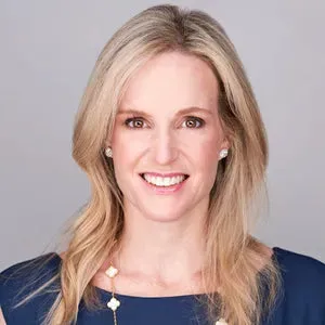 DRA. JULIE KAREN