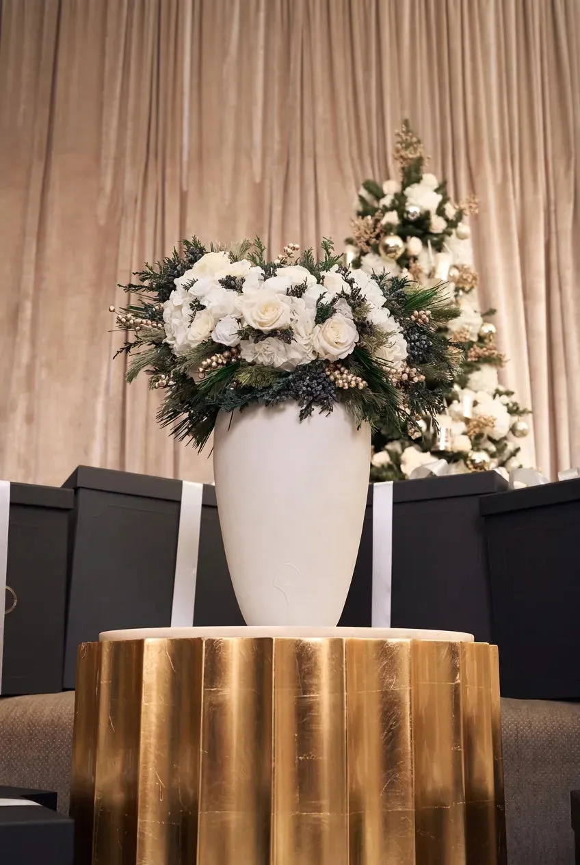 Bois de Rose florals with signature holiday gifting
